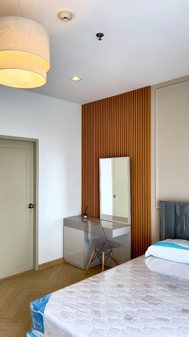 For RentCondoSukhumvit, Asoke, Thonglor : 🔥Urgent for rent🔥Noble Reveal Ekkamai, fully furnished, ready to move in, near BTS Ekkamai.