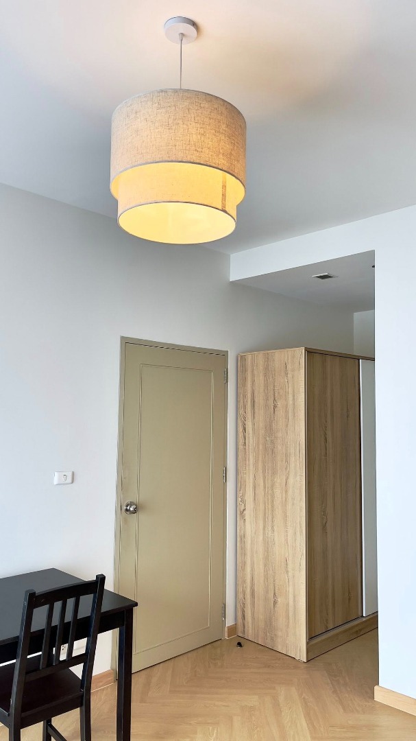 For RentCondoSukhumvit, Asoke, Thonglor : 🔥Urgent for rent🔥Noble Reveal Ekkamai, fully furnished, ready to move in, near BTS Ekkamai.