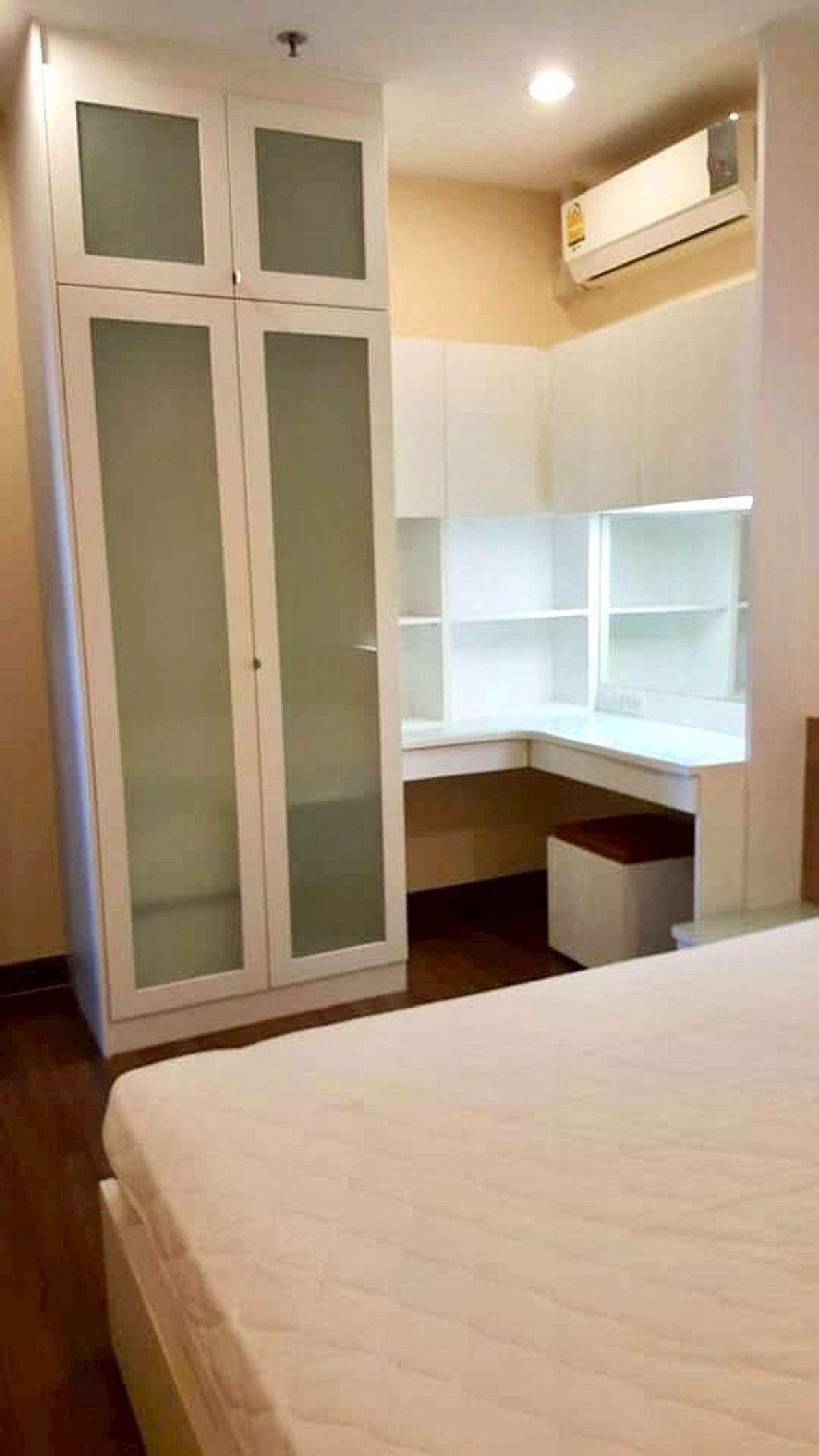 For SaleCondoRama9, Petchburi, RCA : A large room that many people like.