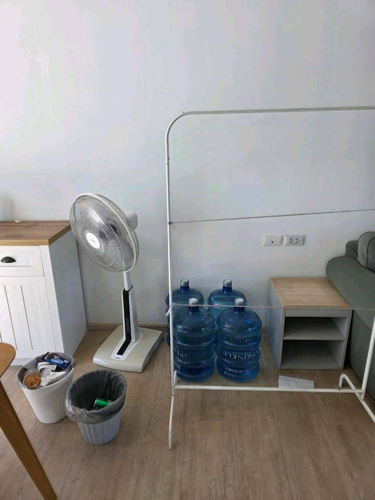 ให้เช่าทาวน์โฮมบางนา แบริ่ง ลาซาล : ทำเลทอง! หลังเมกาบางนา เดินเพียง 2 นาที บ้านว่างพร้อมเข้าอยู่ สามารถนัดดูได้ทุกวัน
อยู่โซนแรก ไม่รอดใต้ทางด่วน 💰 ราคาเช่า : 40,000 บาท/เดือนราคาต่อรองได้