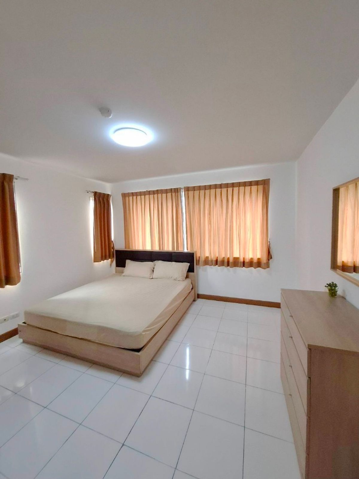 For RentCondoRatchadapisek, Huaikwang, Suttisan : ✅ CTHR102 ✅ Line : @p2nproperty