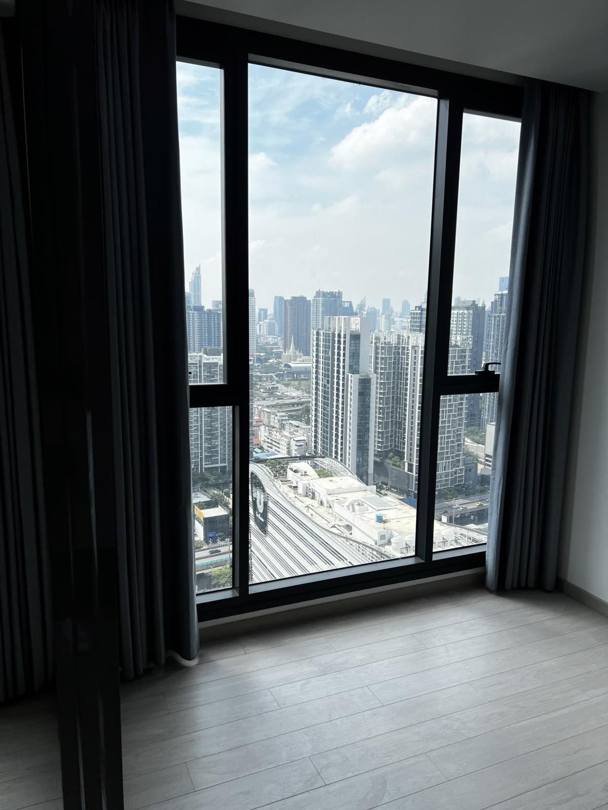 ขายคอนโดพระราม 9 เพชรบุรีตัดใหม่ RCA : ขายคอนโด  วันไนน์ไฟว์ อโศก - พระราม 9 MRT-พระราม 9 ห้วยขวาง เขต ห้วยขวาง กรุงเทพ   CX-41684