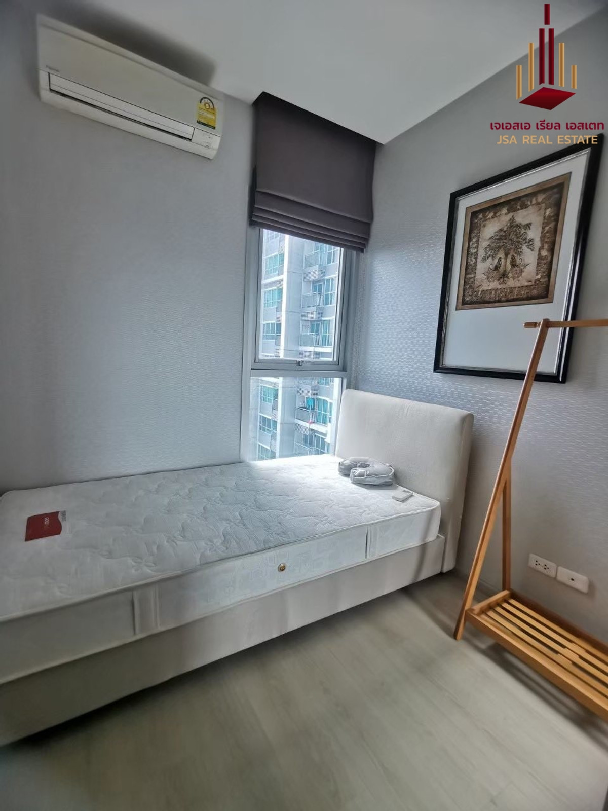 For RentCondoRatchadapisek, Huaikwang, Suttisan : ✨ For Rent: Life Ratchadapisek Condo ✨ 💰 ONLY 25,000 THB/Month