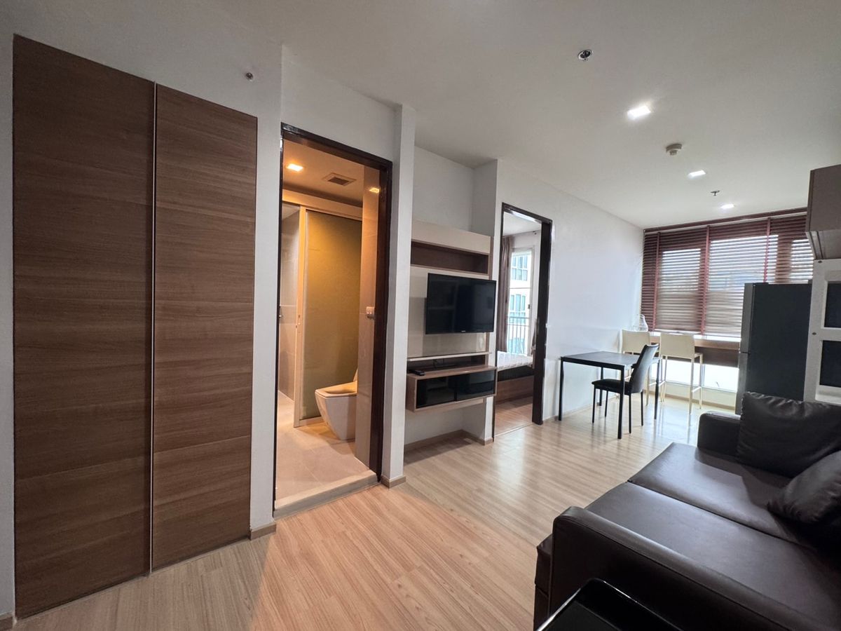 ให้เช่าคอนโดสาทร นราธิวาส : Rhythm Sathorn ห้องว่างพร้อมให้เช่า, 18000/Month ด่วนครับ !