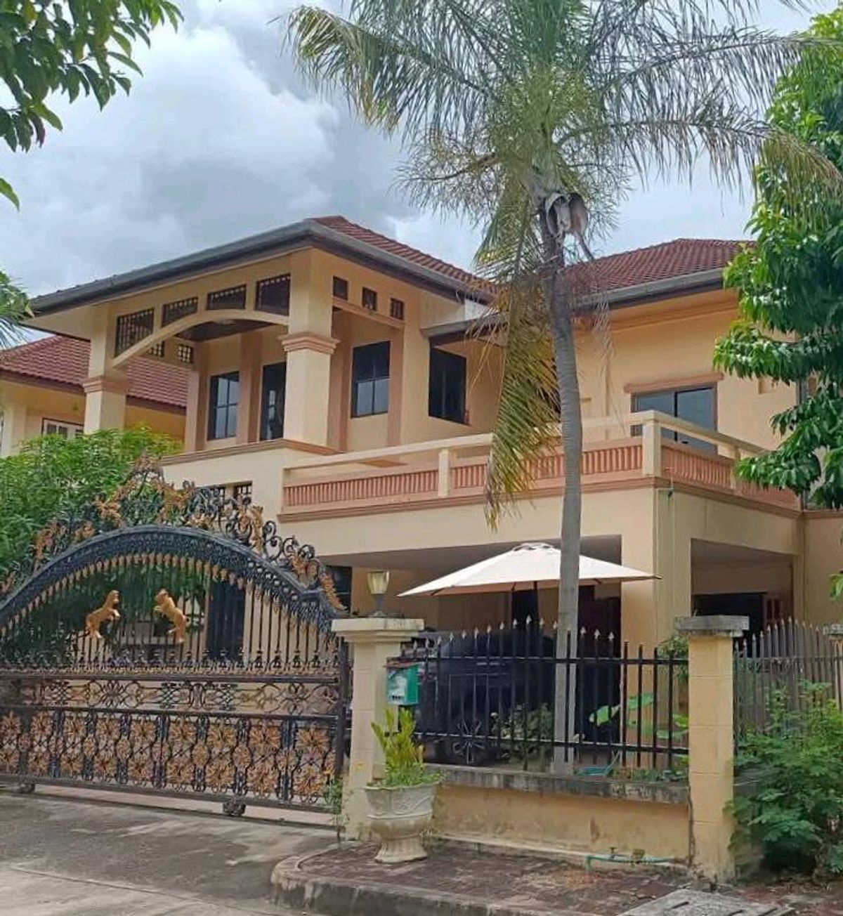 ให้เช่าบ้านเชียงใหม่ : บ้านให้เช่าขนาดกว้างขวาง 3 ห้องนอน ในย่านหางดง อนุญาตให้เลี้ยงสุนัขได้ (อาจพิจารณา)