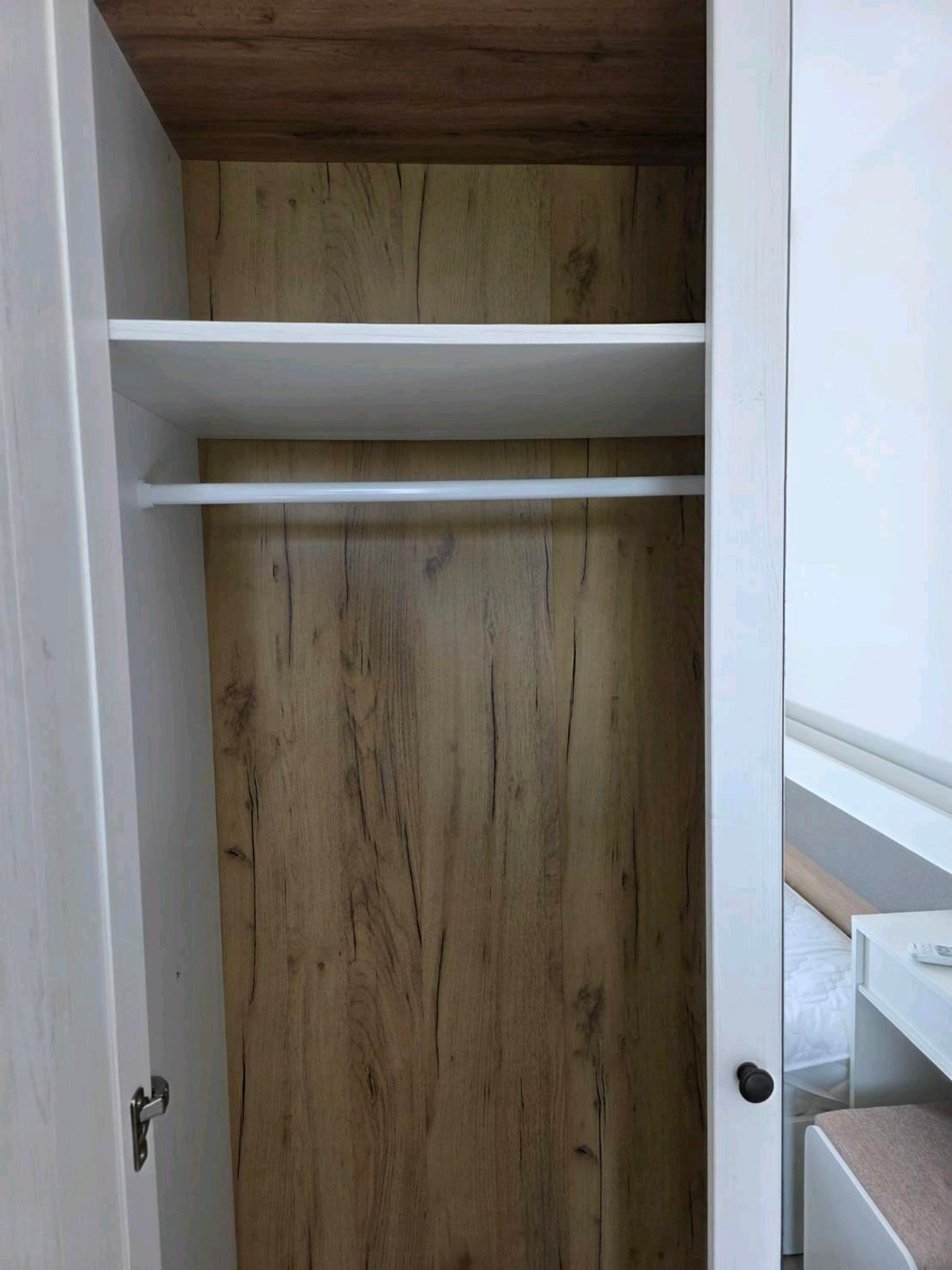 ให้เช่าทาวน์โฮมบางนา แบริ่ง ลาซาล : ทำเลทอง! หลังเมกาบางนา เดินเพียง 2 นาที บ้านว่างพร้อมเข้าอยู่ สามารถนัดดูได้ทุกวัน
อยู่โซนแรก ไม่รอดใต้ทางด่วน 💰 ราคาเช่า : 40,000 บาท/เดือนราคาต่อรองได้