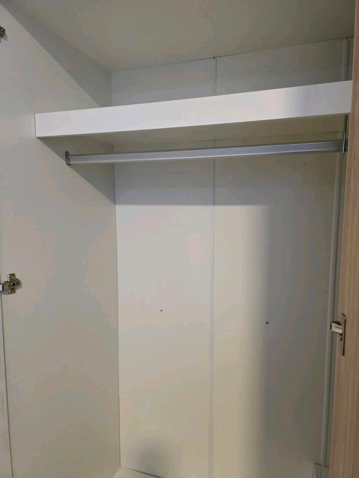 ให้เช่าทาวน์โฮมบางนา แบริ่ง ลาซาล : ทำเลทอง! หลังเมกาบางนา เดินเพียง 2 นาที บ้านว่างพร้อมเข้าอยู่ สามารถนัดดูได้ทุกวัน
อยู่โซนแรก ไม่รอดใต้ทางด่วน 💰 ราคาเช่า : 40,000 บาท/เดือนราคาต่อรองได้