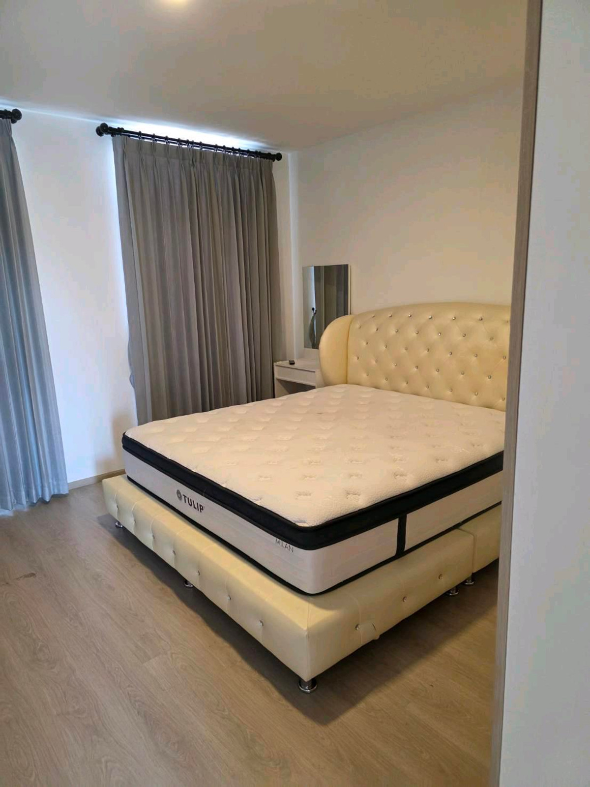 ให้เช่าทาวน์โฮมบางนา แบริ่ง ลาซาล : ทำเลทอง! หลังเมกาบางนา เดินเพียง 2 นาที บ้านว่างพร้อมเข้าอยู่ สามารถนัดดูได้ทุกวัน
อยู่โซนแรก ไม่รอดใต้ทางด่วน 💰 ราคาเช่า : 40,000 บาท/เดือนราคาต่อรองได้