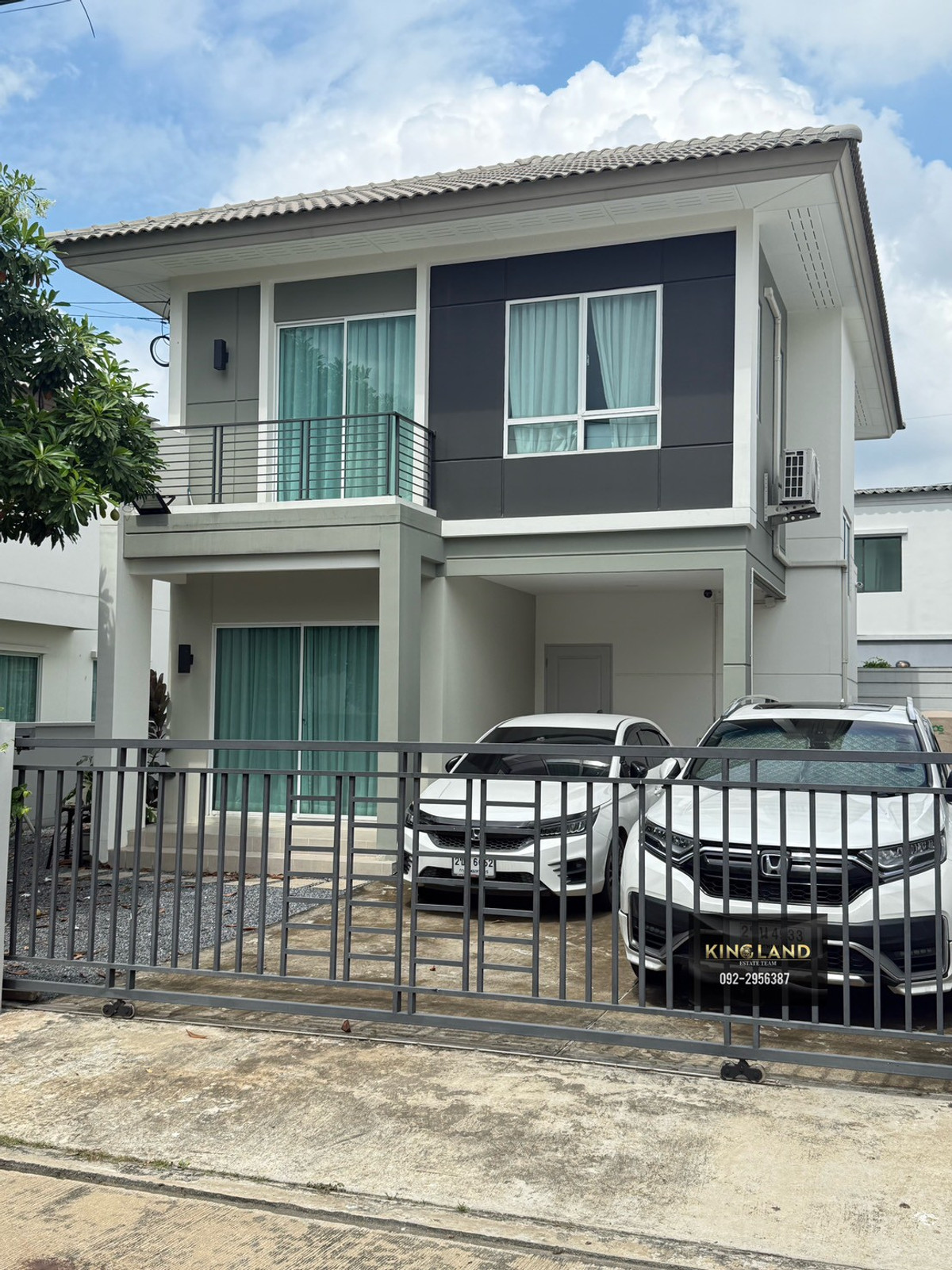 ให้เช่าบ้านปทุมธานี รังสิต ธรรมศาสตร์ : 🏡✨ ให้เช่าบ้านเดี่ยว 2 ชั้น โครงการเซนโทร พหลฯ - วิภาวดี (1) 3 ห้องนอน 3 ห้องน้ำ หลังฟิวเจอร์พาร์ค รังสิต ทำเลดี เข้าออกสะดวก ใกล้รถไฟฟ้า ทางด่วน แหล่งไลฟ์สไตล์ครบ