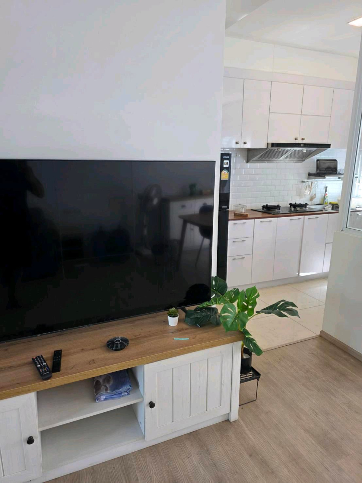 ให้เช่าทาวน์โฮมบางนา แบริ่ง ลาซาล : ทำเลทอง! หลังเมกาบางนา เดินเพียง 2 นาที บ้านว่างพร้อมเข้าอยู่ สามารถนัดดูได้ทุกวัน
อยู่โซนแรก ไม่รอดใต้ทางด่วน 💰 ราคาเช่า : 40,000 บาท/เดือนราคาต่อรองได้