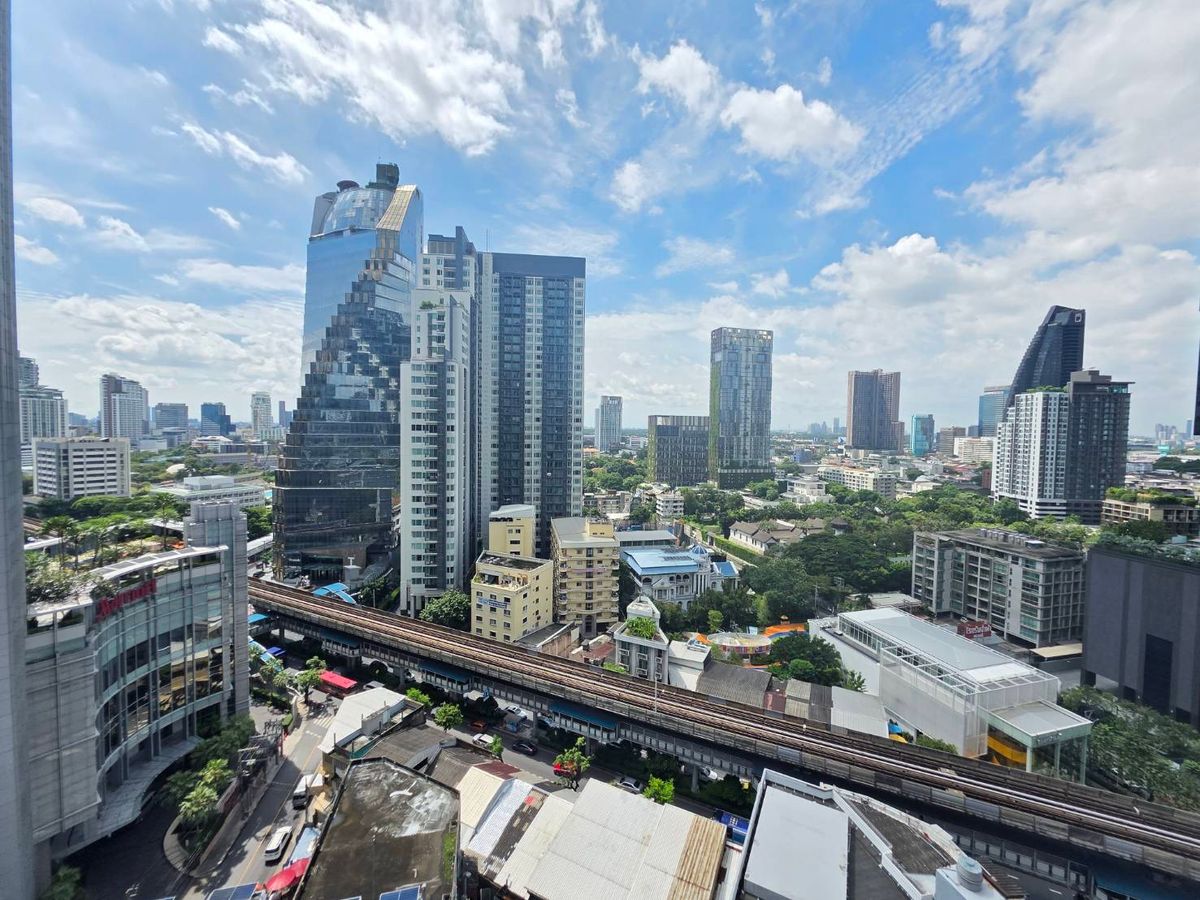 ขายคอนโดสุขุมวิท อโศก ทองหล่อ : The Strand Thonglor: 1bed 1bath 50.91sqm. Brandnew from 14,800,000 🔥 Am: 0656199198