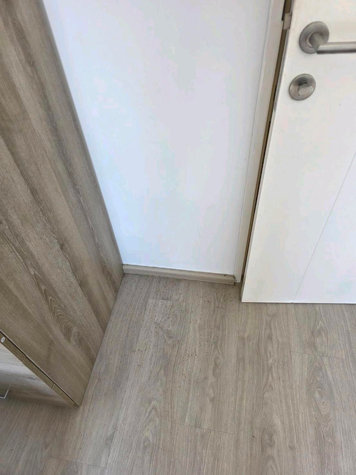 ให้เช่าทาวน์โฮมบางนา แบริ่ง ลาซาล : ทำเลทอง! หลังเมกาบางนา เดินเพียง 2 นาที บ้านว่างพร้อมเข้าอยู่ สามารถนัดดูได้ทุกวัน
อยู่โซนแรก ไม่รอดใต้ทางด่วน 💰 ราคาเช่า : 40,000 บาท/เดือนราคาต่อรองได้