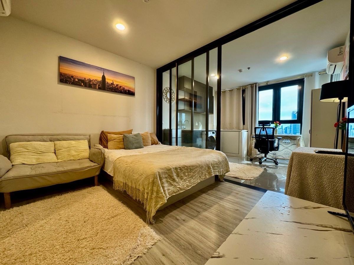 For RentCondoRatchadapisek, Huaikwang, Suttisan : 📢 New Listing! For Rent – XT Huai Khwang Condominium