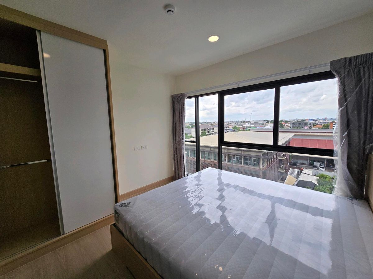 For RentCondoRama5, Ratchapruek, Bangkruai : ให้เช่าคอนโดใหม่แกะกล่อง พร้อมเฟอร์นิเจอร์ เครื่องใช้ไฟฟ้าแต่งครบ หิ้วกระเป๋าเข้าอยู่ได้เลย
ทำเลดีมาก แต่งครบพร้อมให้เช่า 1 พ.ย.68 นี้