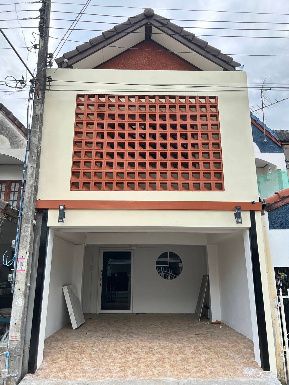 For RentTownhomeChiang Mai : Rent a new renovated townhouse, Chaiyapruek Village Near the Chiang Mai Wari School