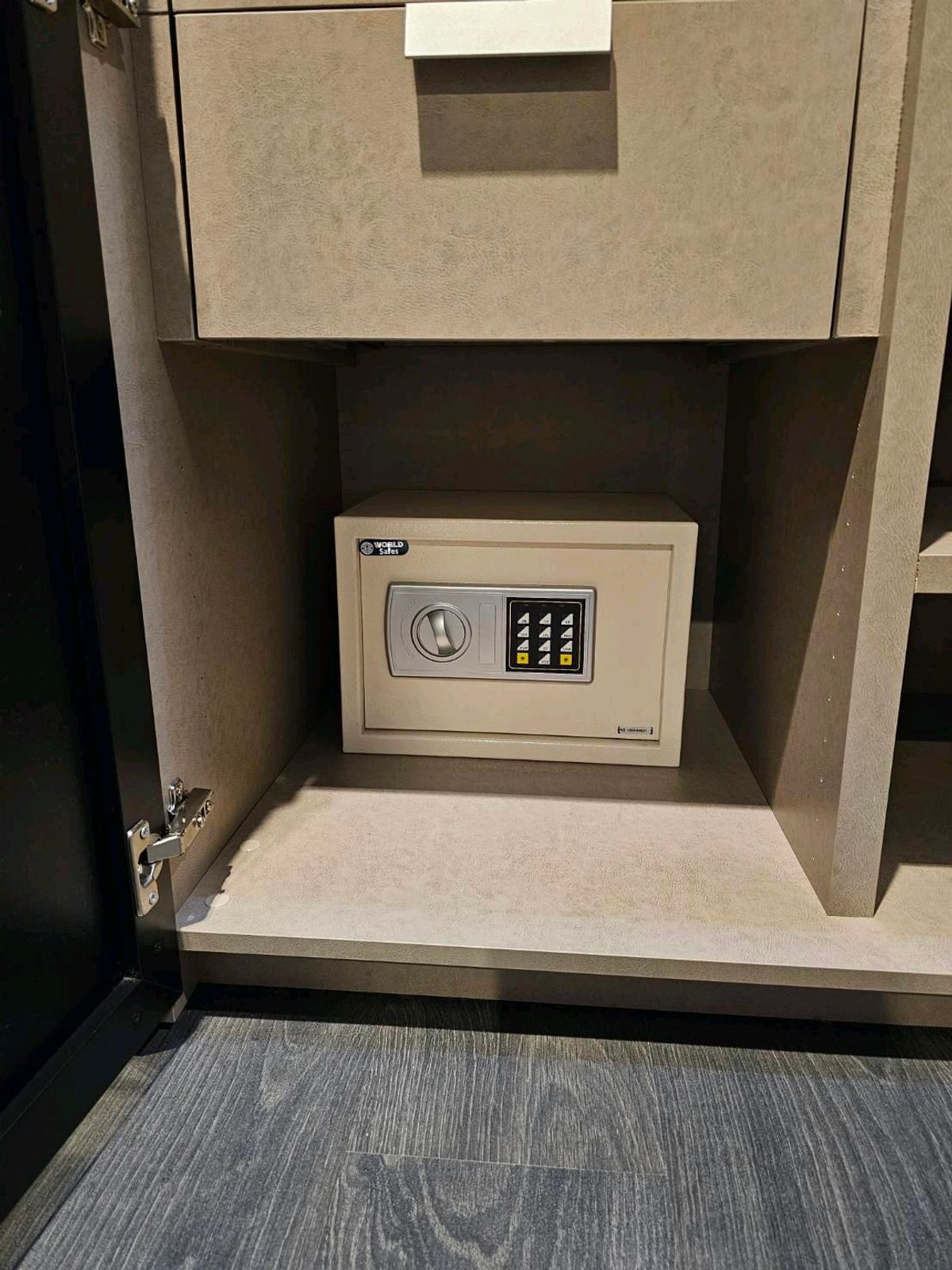 ให้เช่าคอนโดสุขุมวิท อโศก ทองหล่อ : 🔥ให้เช่าด่วน🔥เอดจ์ บาย แสนสิริ สุขุมวิท 23เครื่องใช้ไฟฟ้าและเฟอร์นิเจอร์ครบพร้อมเข้าอยู่ ใกล้ BTS อโศก และ MRT สุขุมวิท