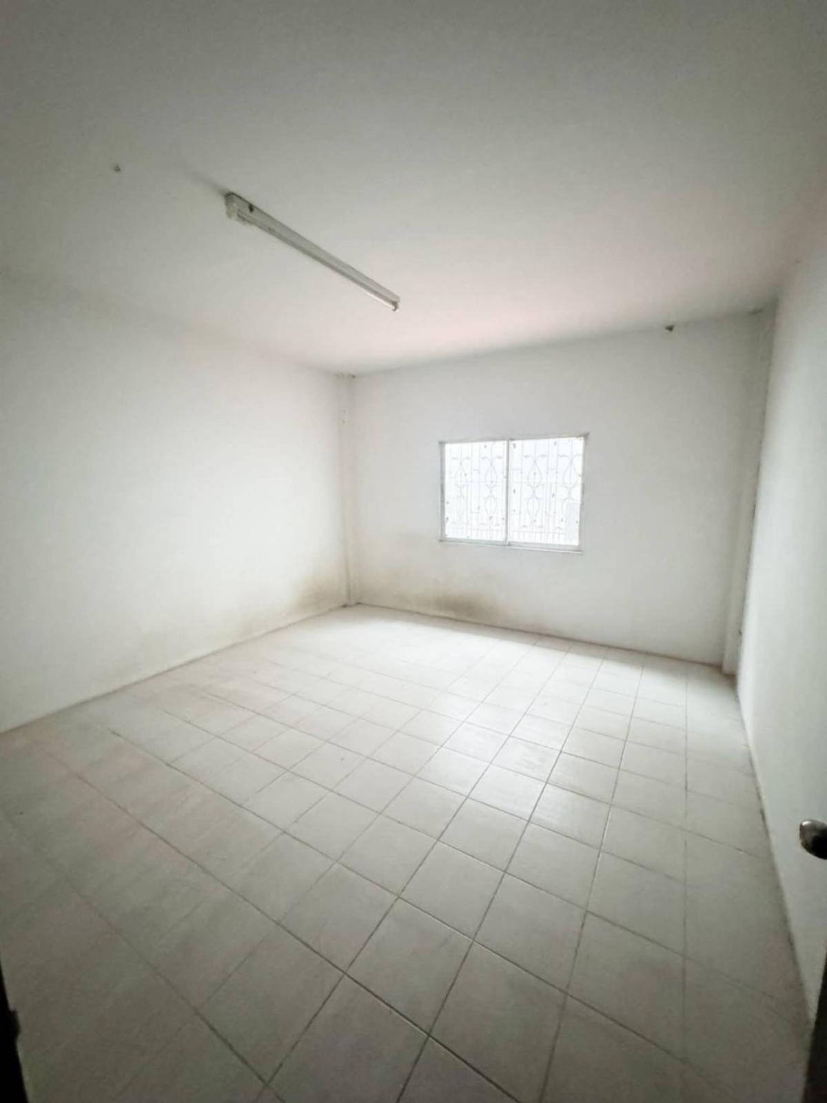 ขายทาวน์โฮมนวมินทร์ รามอินทรา : ขายทาวน์เฮ้าส์/ทาวน์โฮม บ้านวรพัฒ สุขาภิบาล 5 ออเงิน เขต สายไหม กรุงเทพ CX-133534