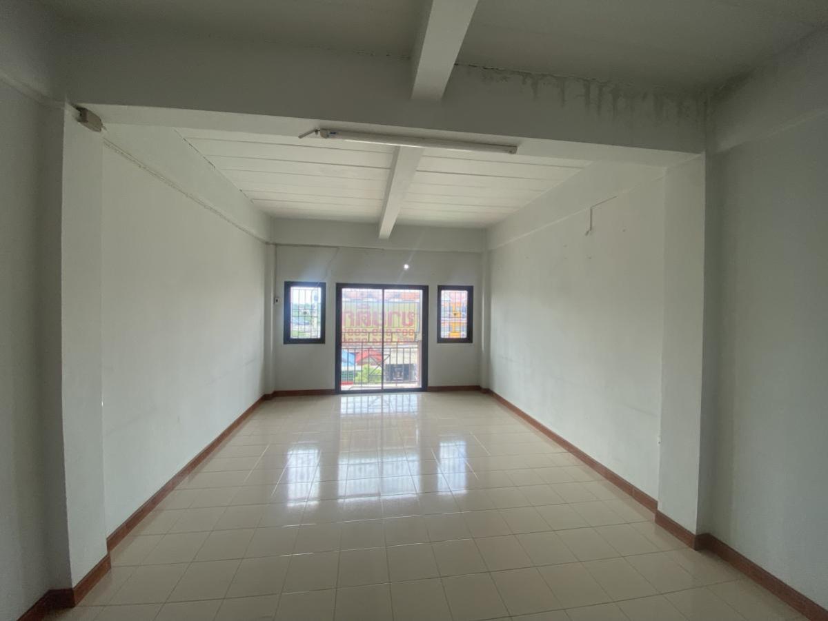 ขายอาคารพาณิชย์นนทบุรี บางใหญ่ บางบัวทอง : ขายอาคารพานิชย์ 3 ชั้น บางกรวย-ไทรน้อย นนทบุรี หน้ากว้าง บางบัวทอง บางบัวทอง นนทบุรี CX-133332