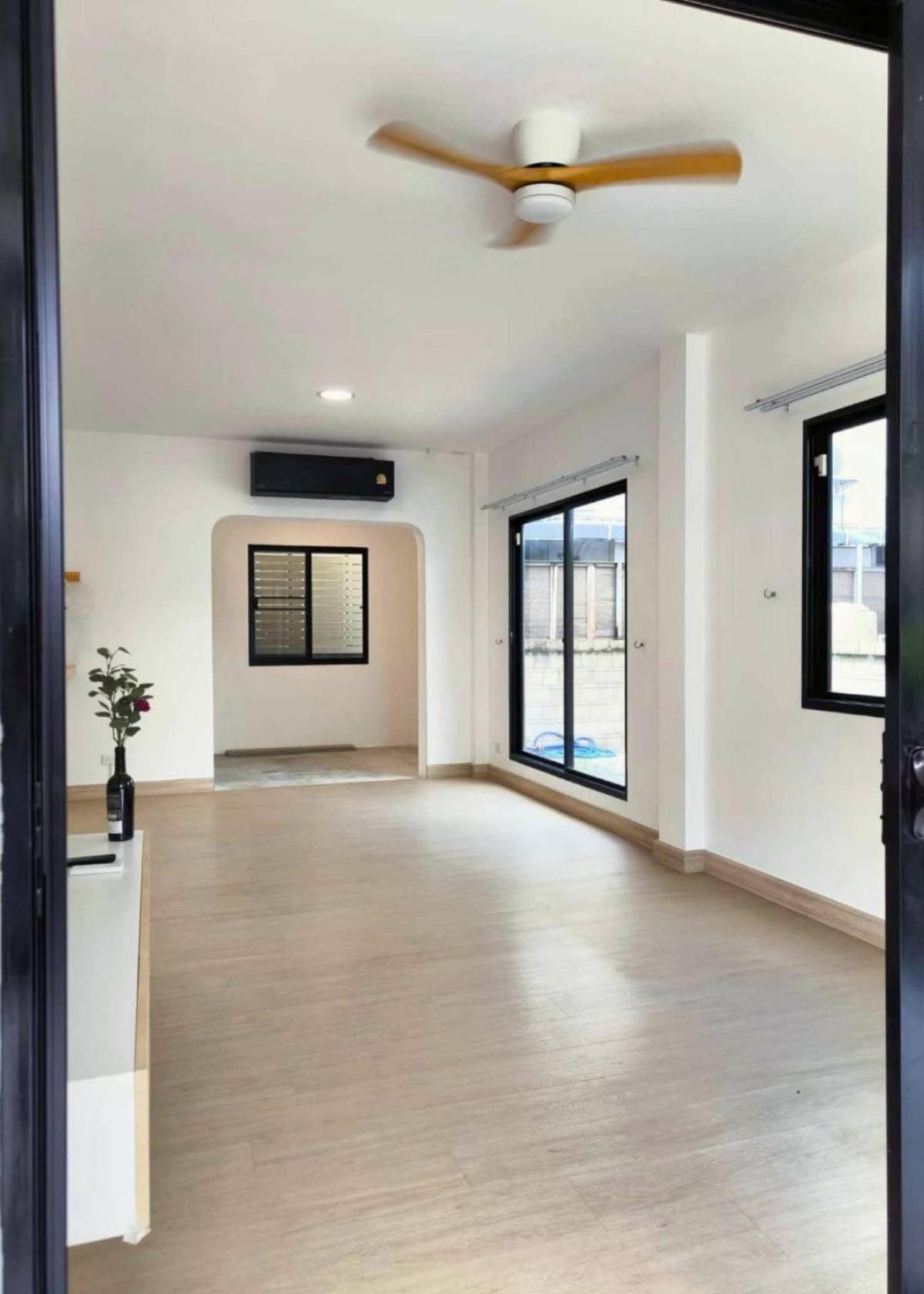 ขายบ้านนวมินทร์ รามอินทรา : ขายบ้านเดี่ยว คาซ่าวิลล์ วงแหวน-จตุโชติ ( Q-House) สามวาตะวันตก เขต คลองสามวา กรุงเทพ CX-133323