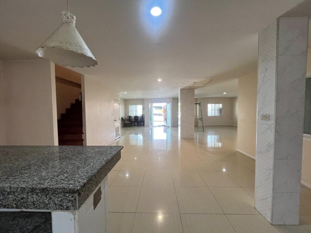 ขายบ้านลาดกระบัง สุวรรณภูมิ : ขายบ้านแฝดในซอยอ่อนนุช 70/1 ประเวศ เขต ประเวศ กรุงเทพ CX-133299