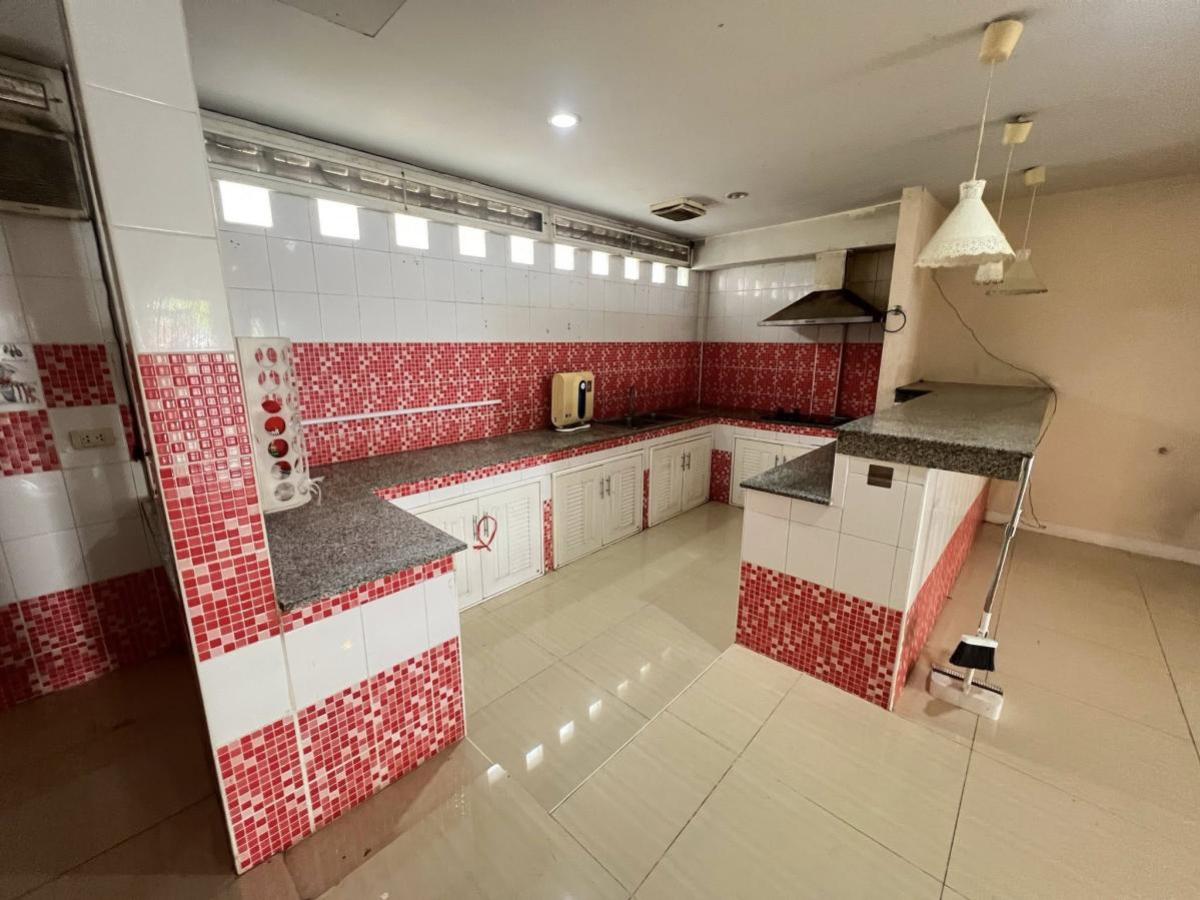 ขายบ้านลาดกระบัง สุวรรณภูมิ : ขายบ้านแฝดในซอยอ่อนนุช 70/1 ประเวศ เขต ประเวศ กรุงเทพ CX-133299