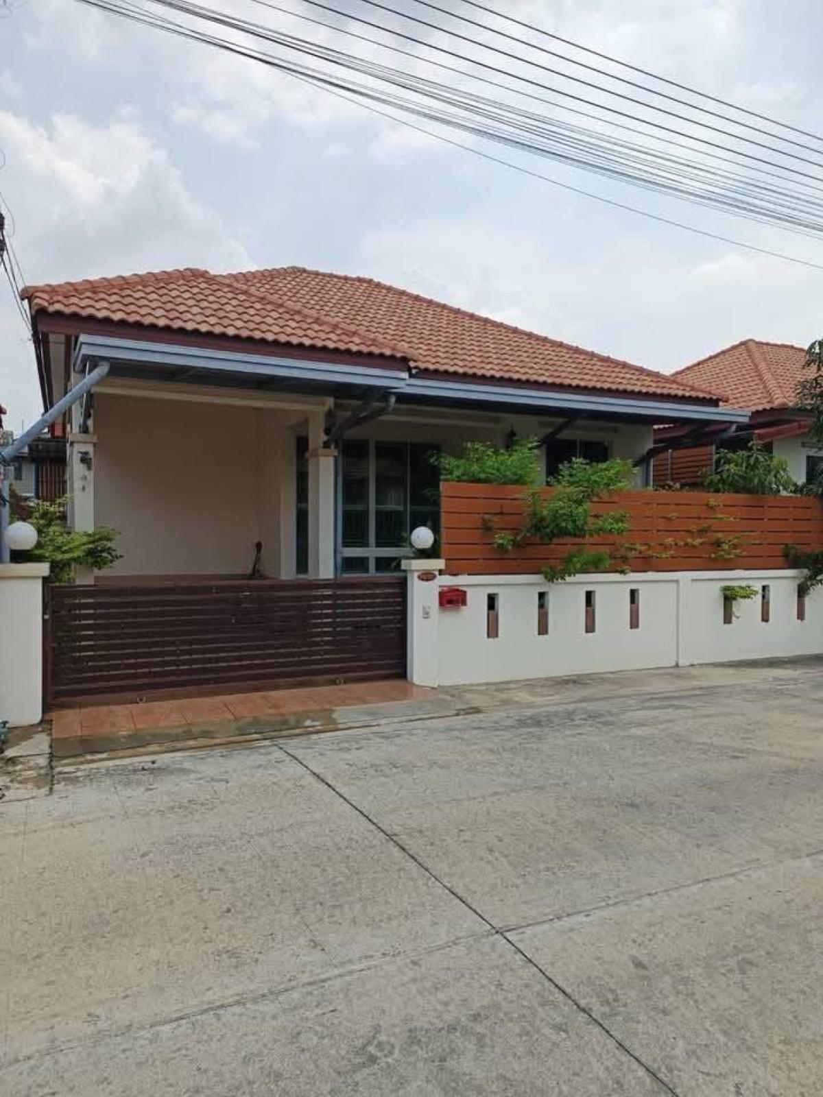 ขายบ้านปทุมธานี รังสิต ธรรมศาสตร์ : ขายบ้าน  หมู่บ้านฐานมั่นคง คลอง 2  อ.คลองหลวง จ.ปทุมธานี CX-133263