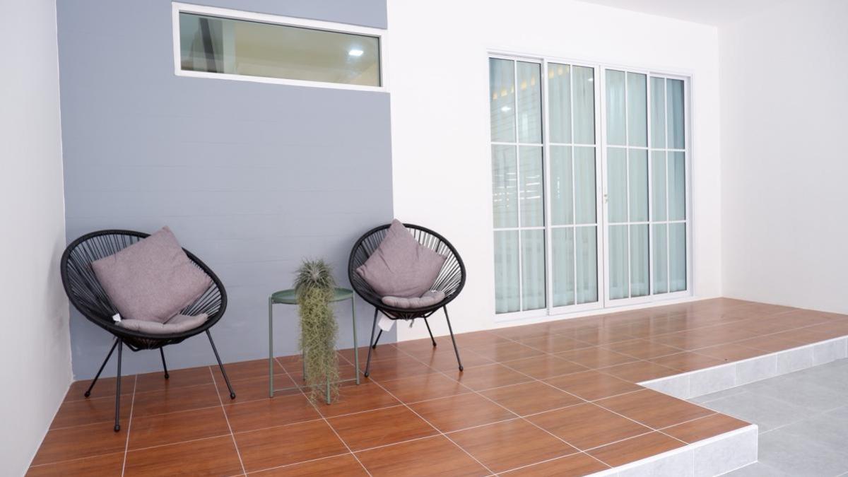 ขายทาวน์โฮมปทุมธานี รังสิต ธรรมศาสตร์ : ขายทาวน์เฮ้าส์/ทาวน์โฮม  เดอะทรัสต์ ทาวน์โฮม รังสิต-คลอง 1 หน้ากว้าง รีโนเวทใหม่ ประชาธิปัตย์ ธัญบุรี ปทุมธานี CX-133252