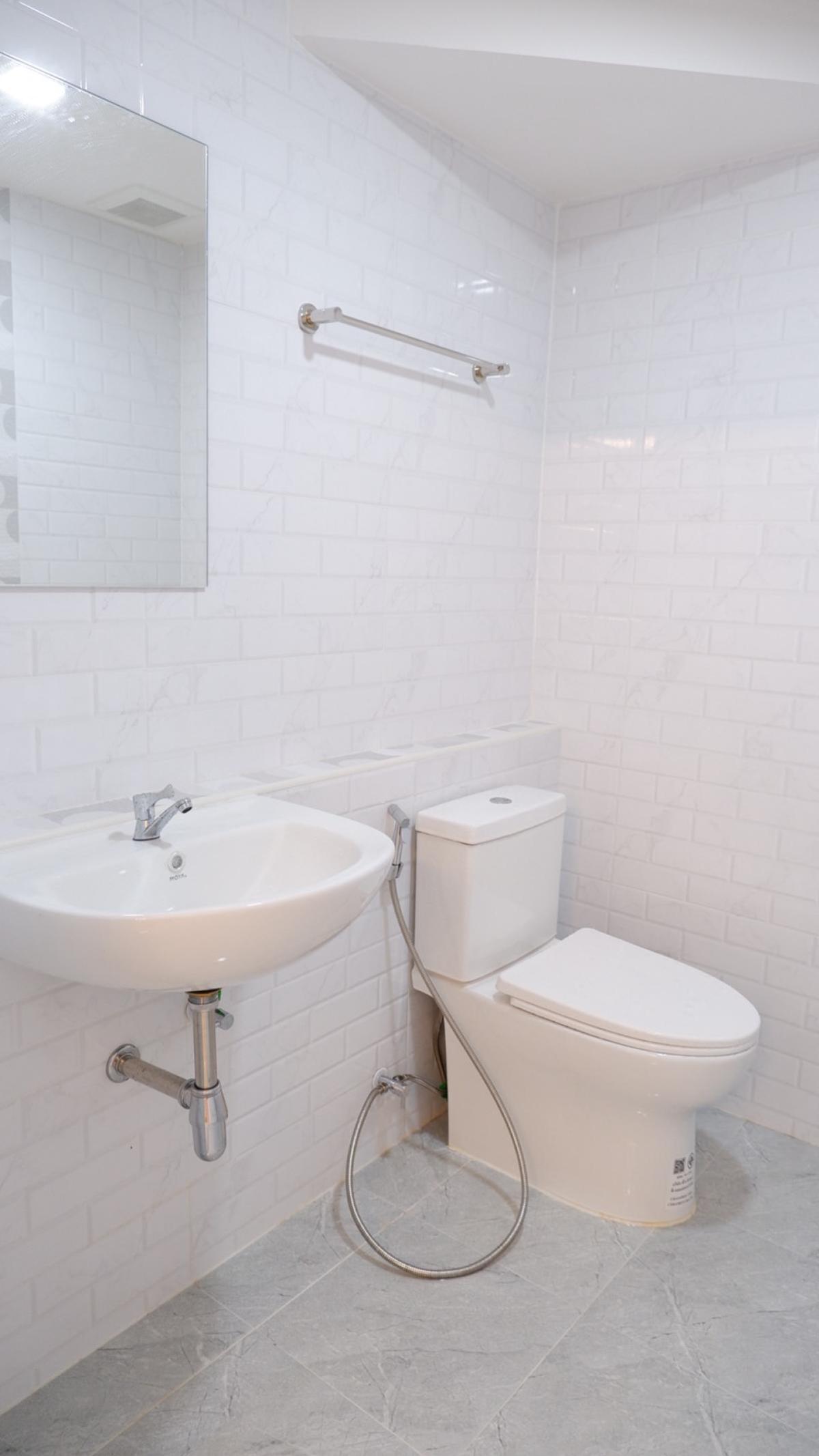 ขายทาวน์โฮมปทุมธานี รังสิต ธรรมศาสตร์ : ขายทาวน์เฮ้าส์/ทาวน์โฮม  เดอะทรัสต์ ทาวน์โฮม รังสิต-คลอง 1 หน้ากว้าง รีโนเวทใหม่ ประชาธิปัตย์ ธัญบุรี ปทุมธานี CX-133252