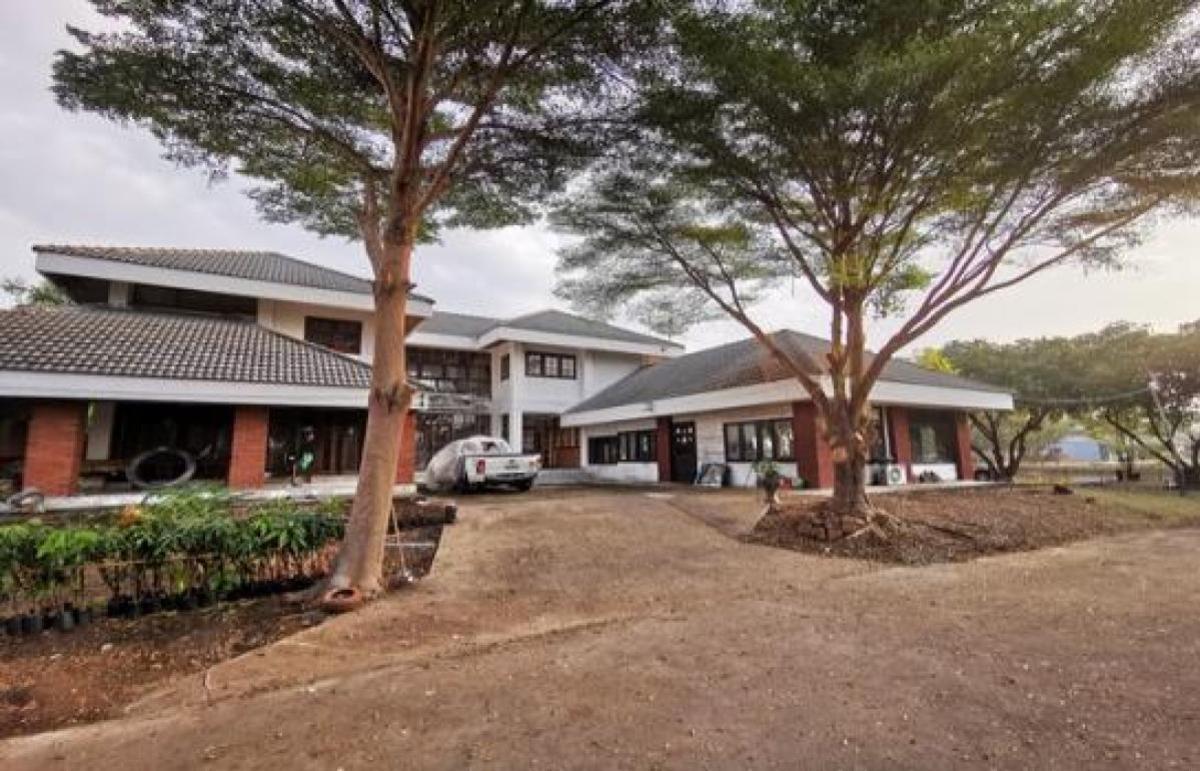 For SaleHouseLop Buri : For Sale Two-story lake view house. 480 sq.m. on a 1 rai plot. Located on Phahonyothin Road , Wang Khon Khwang , Khok Samrong , Lop Buri , CX-133083