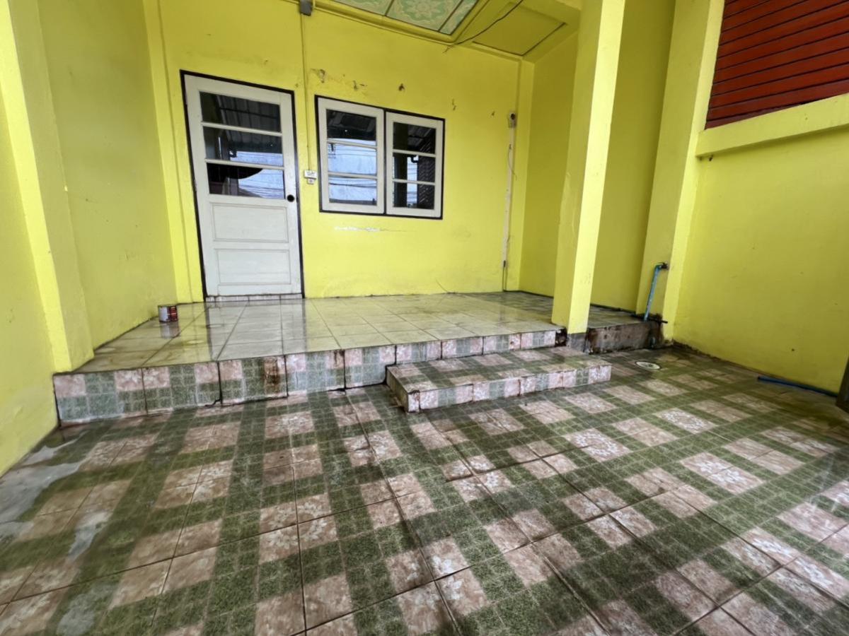 For SaleShop HouseMahachai Samut Sakhon : For Sale 3-storey commercial building , high floor , wide frontage , Talat Krathum Baen , Krathum Baen , Samut Sakhon , CX-132844