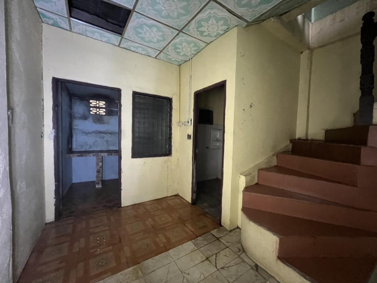 For SaleShop HouseMahachai Samut Sakhon : For Sale 3-storey commercial building , high floor , wide frontage , Talat Krathum Baen , Krathum Baen , Samut Sakhon , CX-132844