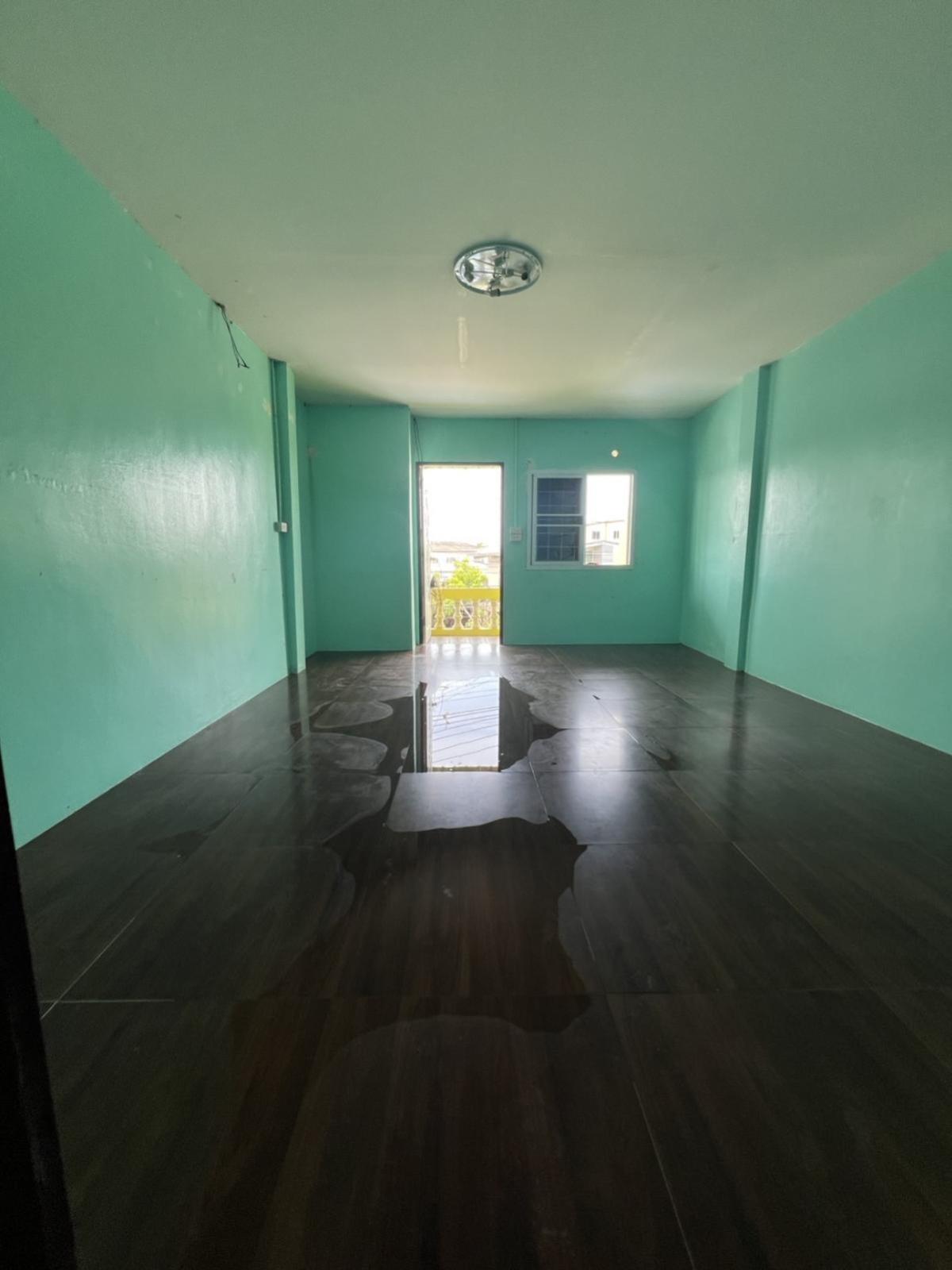 For SaleShop HouseMahachai Samut Sakhon : For Sale 3-storey commercial building , high floor , wide frontage , Talat Krathum Baen , Krathum Baen , Samut Sakhon , CX-132844