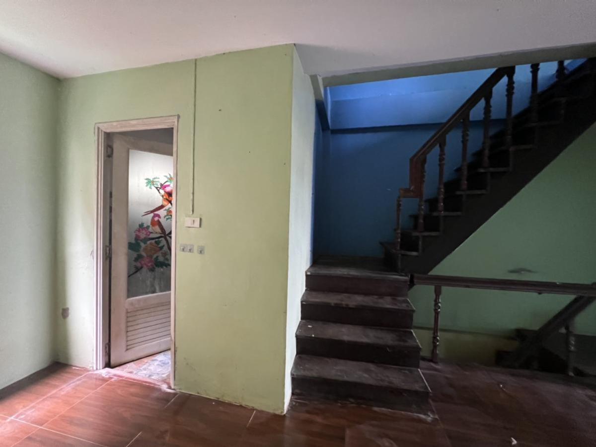 For SaleShop HouseMahachai Samut Sakhon : For Sale 3-storey commercial building , high floor , wide frontage , Talat Krathum Baen , Krathum Baen , Samut Sakhon , CX-132844