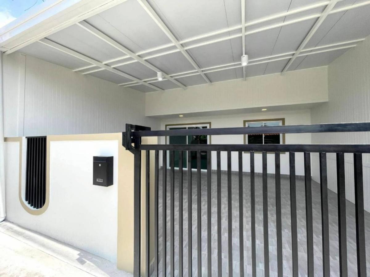 ขายทาวน์โฮมแจ้งวัฒนะ เมืองทอง : ขายทาวน์เฮาส์  หมู่บ้านทรายทองนิเวศน์  รีโนเวทใหม่ ท่าทราย เมืองนนทบุรี นนทบุรี CX-132849