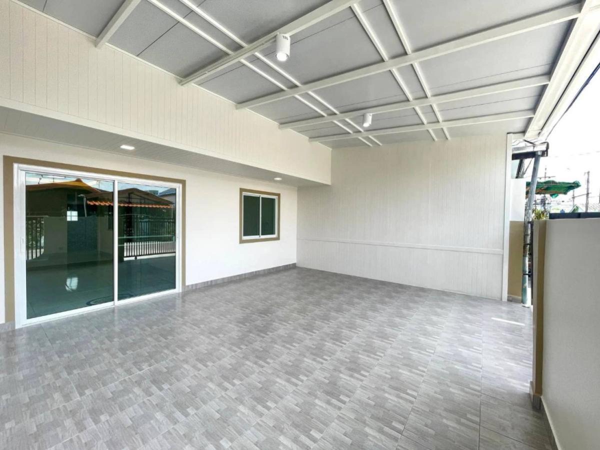 ขายทาวน์โฮมแจ้งวัฒนะ เมืองทอง : ขายทาวน์เฮาส์  หมู่บ้านทรายทองนิเวศน์  รีโนเวทใหม่ ท่าทราย เมืองนนทบุรี นนทบุรี CX-132849