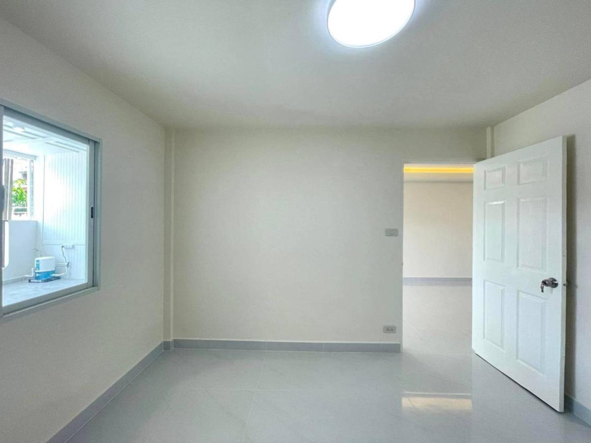 ขายทาวน์โฮมแจ้งวัฒนะ เมืองทอง : ขายทาวน์เฮาส์  หมู่บ้านทรายทองนิเวศน์  รีโนเวทใหม่ ท่าทราย เมืองนนทบุรี นนทบุรี CX-132849