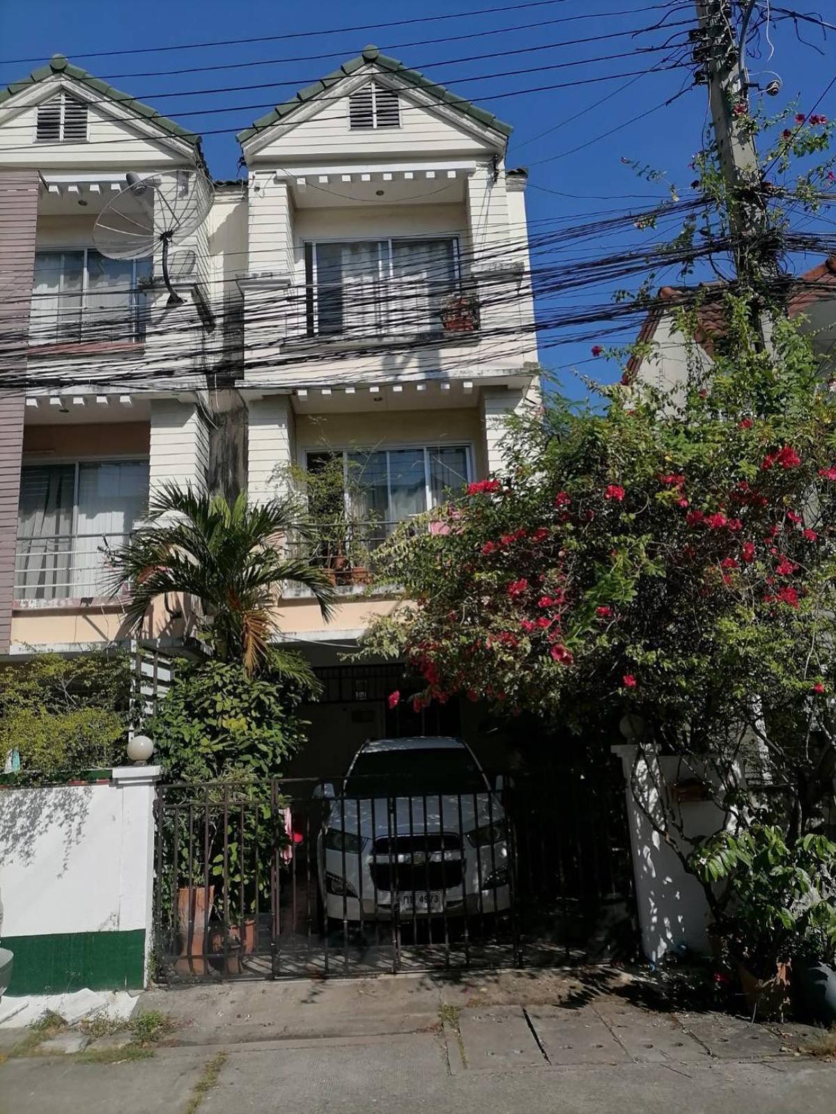 For SaleTownhomeKaset Nawamin,Ladplakao : For Sale Townhouse/Townhome  , Sittarom Lat Pla Khao 87 , MRT-Lat Pla Khao , Anusawari , Bang Khen , Bangkok , CX-130869