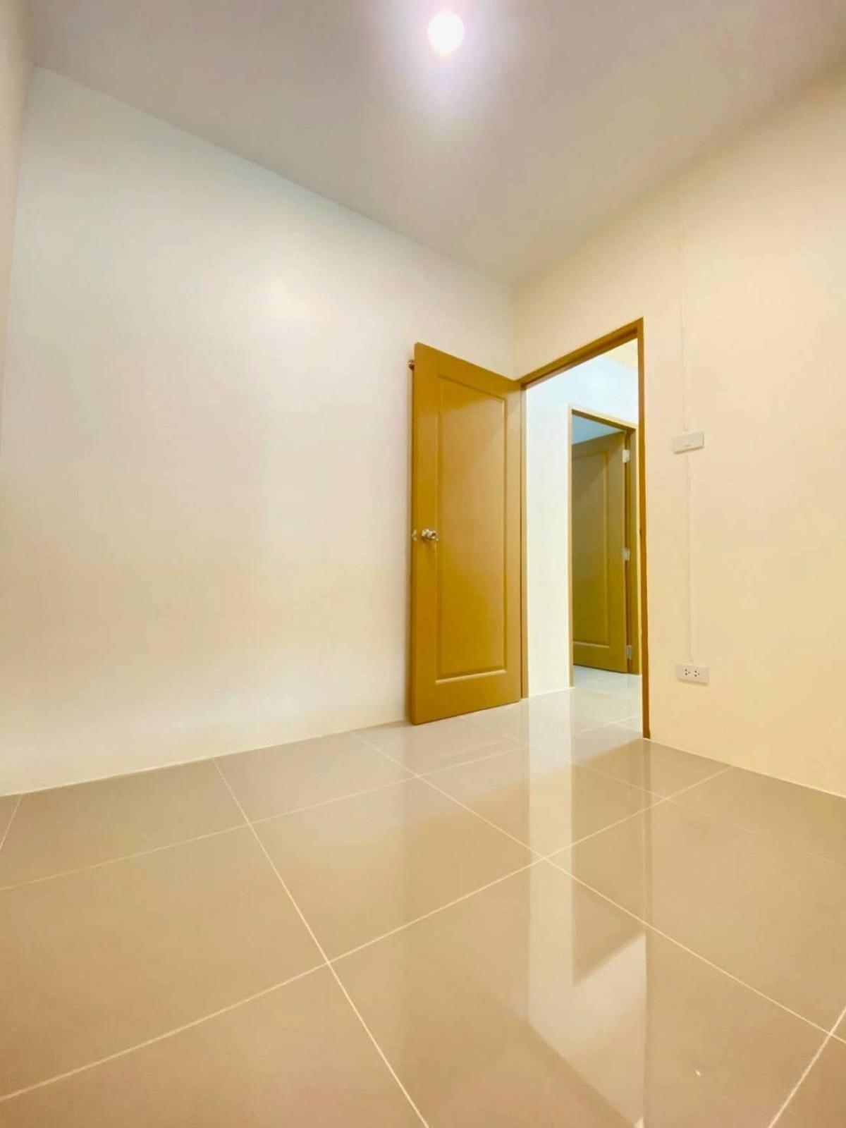 For SaleTownhomePathum Thani,Rangsit, Thammasat : For Sale Townhouse/Townhome  , Baan Samphan Villa Lamlukka Klong 3 , newly renovated , Khu Khot , Lam Luk Ka , Pathum Thani , CX-133012