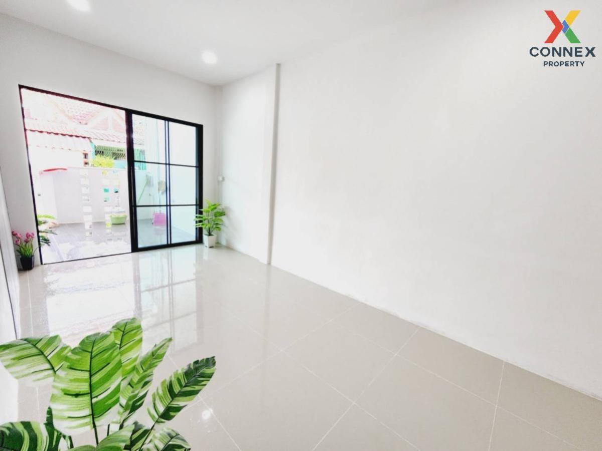 For SaleTownhomePathum Thani,Rangsit, Thammasat : For Sale Townhouse/Townhome  , Baan Samphan Villa Lamlukka Klong 3 , newly renovated , Khu Khot , Lam Luk Ka , Pathum Thani , CX-133011
