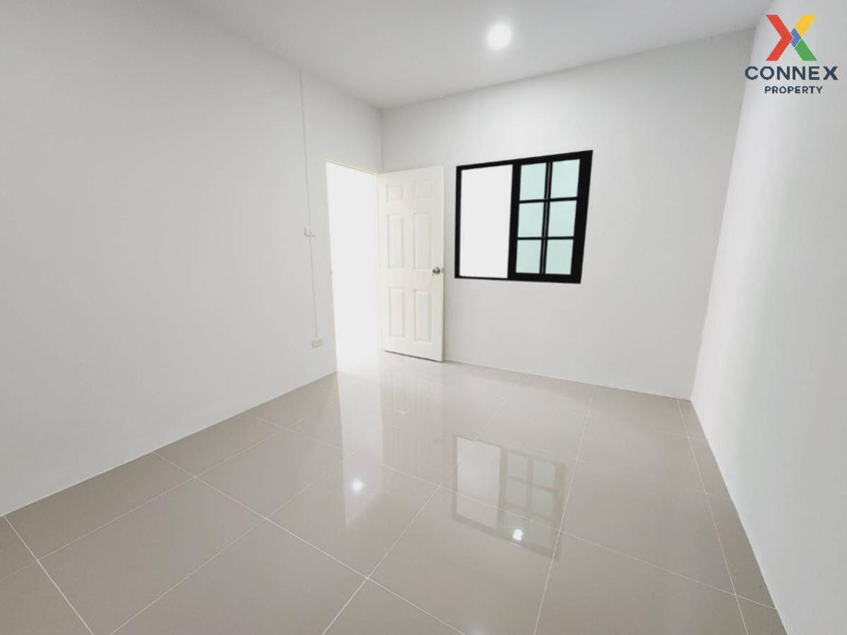 For SaleTownhomePathum Thani,Rangsit, Thammasat : For Sale Townhouse/Townhome  , Baan Samphan Villa Lamlukka Klong 3 , newly renovated , Khu Khot , Lam Luk Ka , Pathum Thani , CX-133011