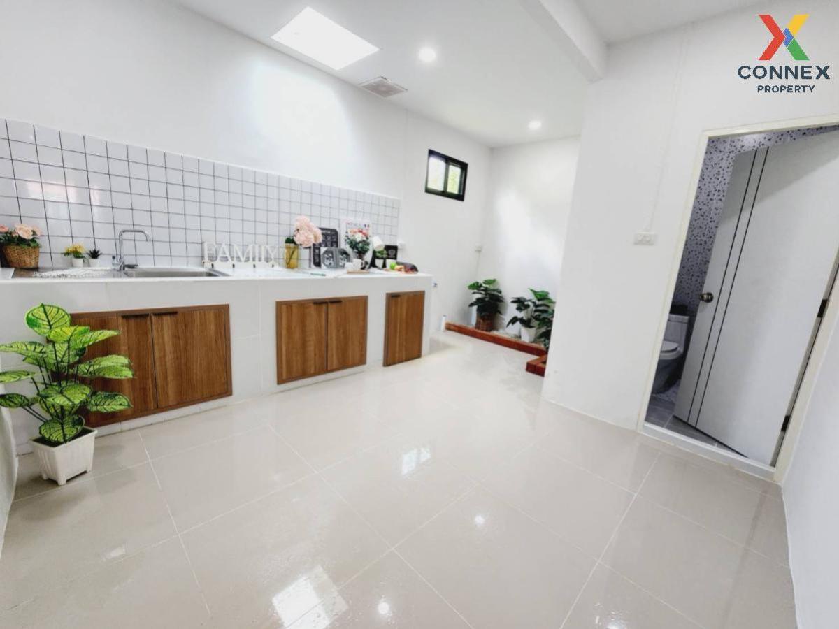 For SaleTownhomePathum Thani,Rangsit, Thammasat : For Sale Townhouse/Townhome  , Baan Samphan Villa Lamlukka Klong 3 , newly renovated , Khu Khot , Lam Luk Ka , Pathum Thani , CX-133011