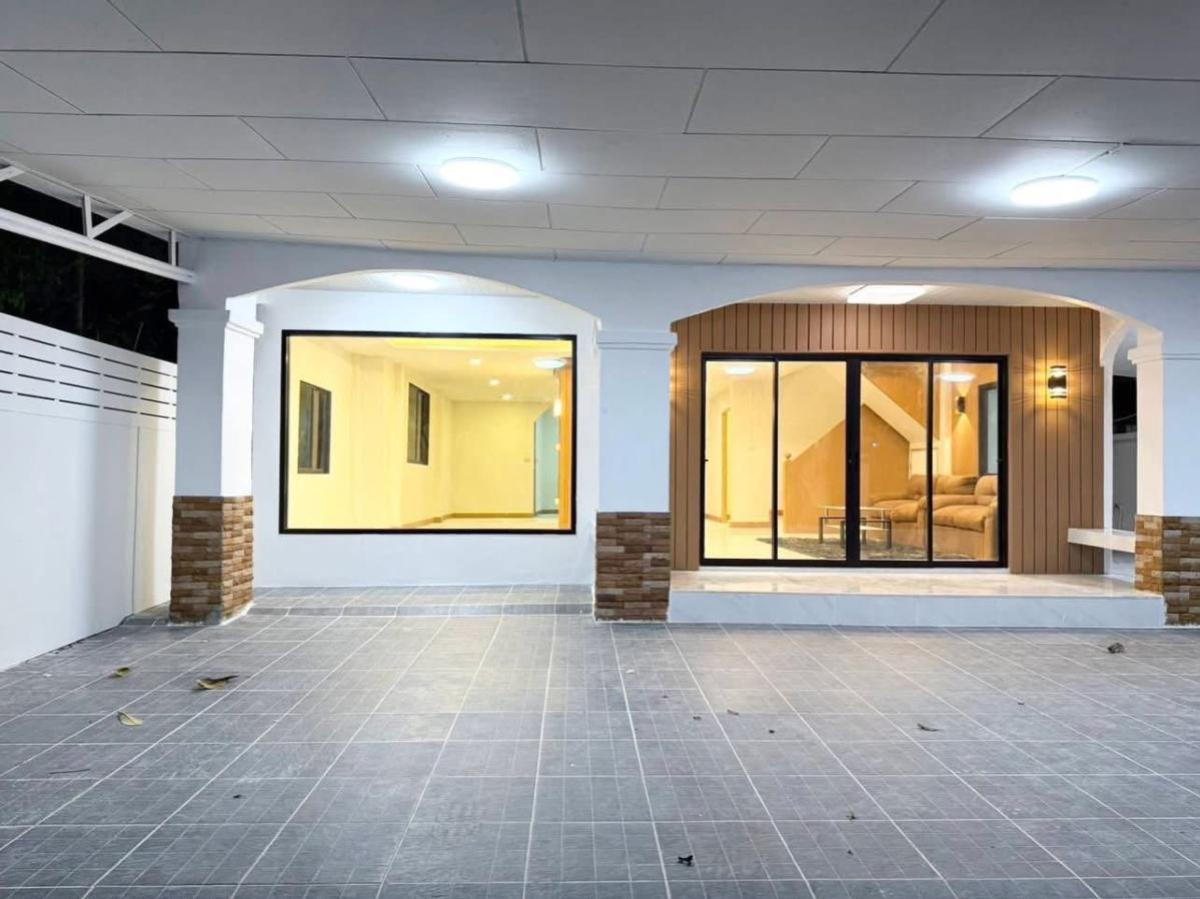 ขายบ้านเอกชัย บางบอน : ขายบ้าน  เพชรมณฑลกรีน บางบอน 5 หน้ากว้าง รีโนเวทใหม่ หนองแขม เขต หนองแขม กรุงเทพ CX-133046