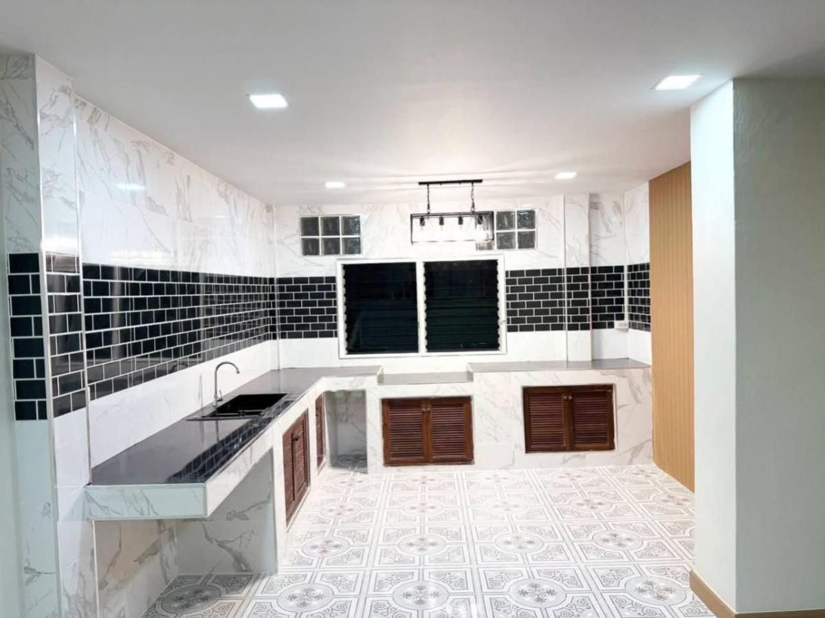 ขายบ้านเอกชัย บางบอน : ขายบ้าน  เพชรมณฑลกรีน บางบอน 5 หน้ากว้าง รีโนเวทใหม่ หนองแขม เขต หนองแขม กรุงเทพ CX-133046