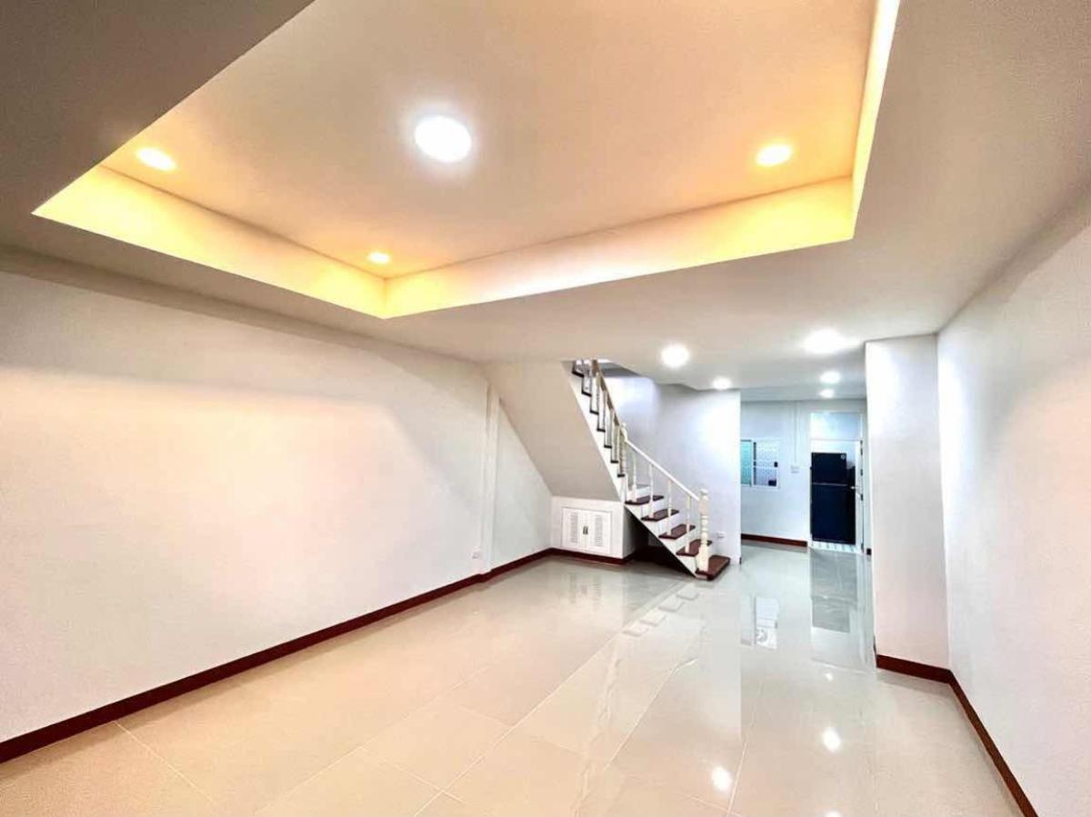 For SaleTownhomePathum Thani,Rangsit, Thammasat : For Sale Townhouse/Townhome  , Baan Yu Charoen 3 , BTS-Khu Khot , Lam Luk Ka , Lam Luk Ka , Pathum Thani , CX-132971