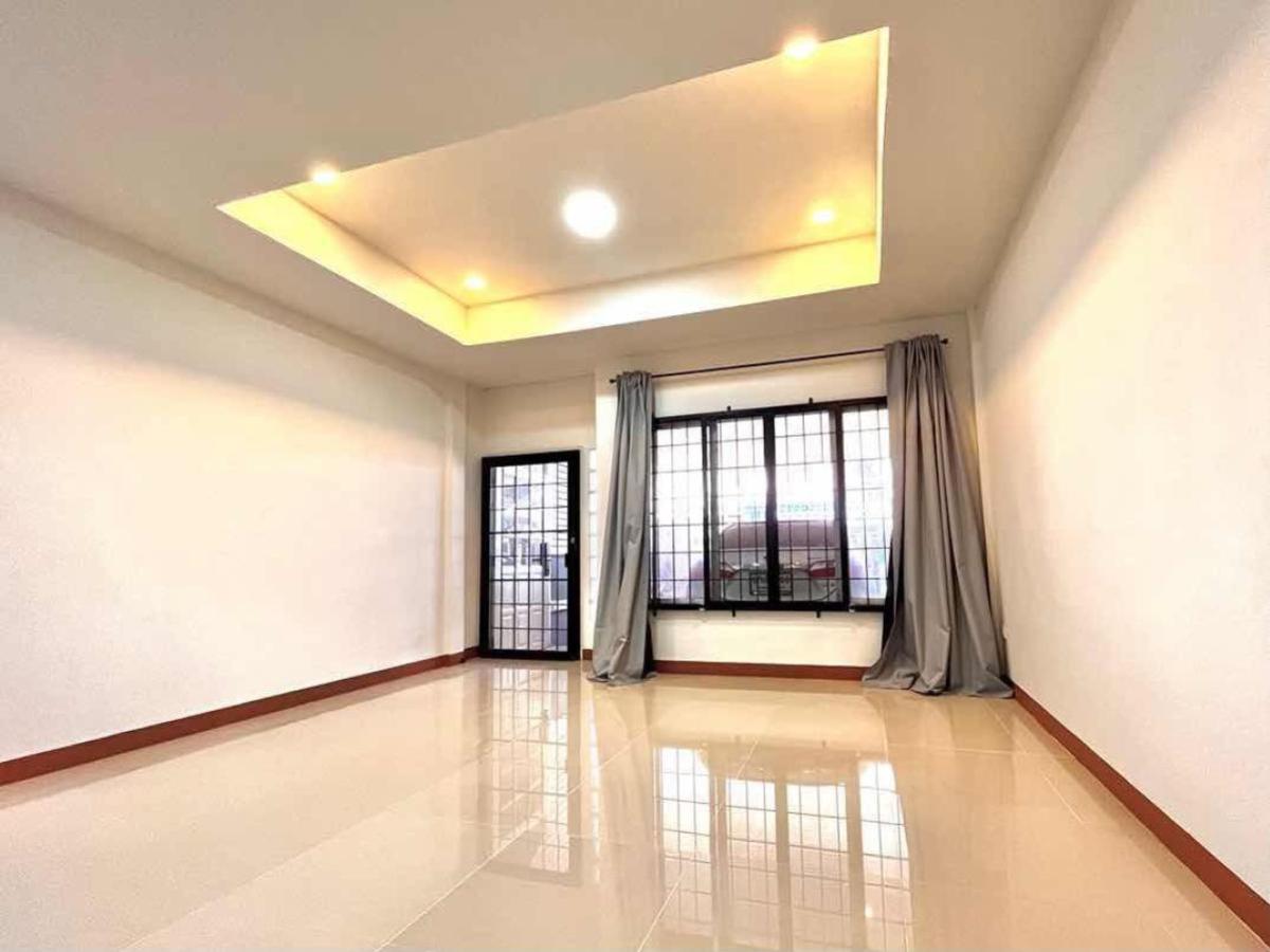 For SaleTownhomePathum Thani,Rangsit, Thammasat : For Sale Townhouse/Townhome  , Baan Yu Charoen 3 , BTS-Khu Khot , Lam Luk Ka , Lam Luk Ka , Pathum Thani , CX-132971