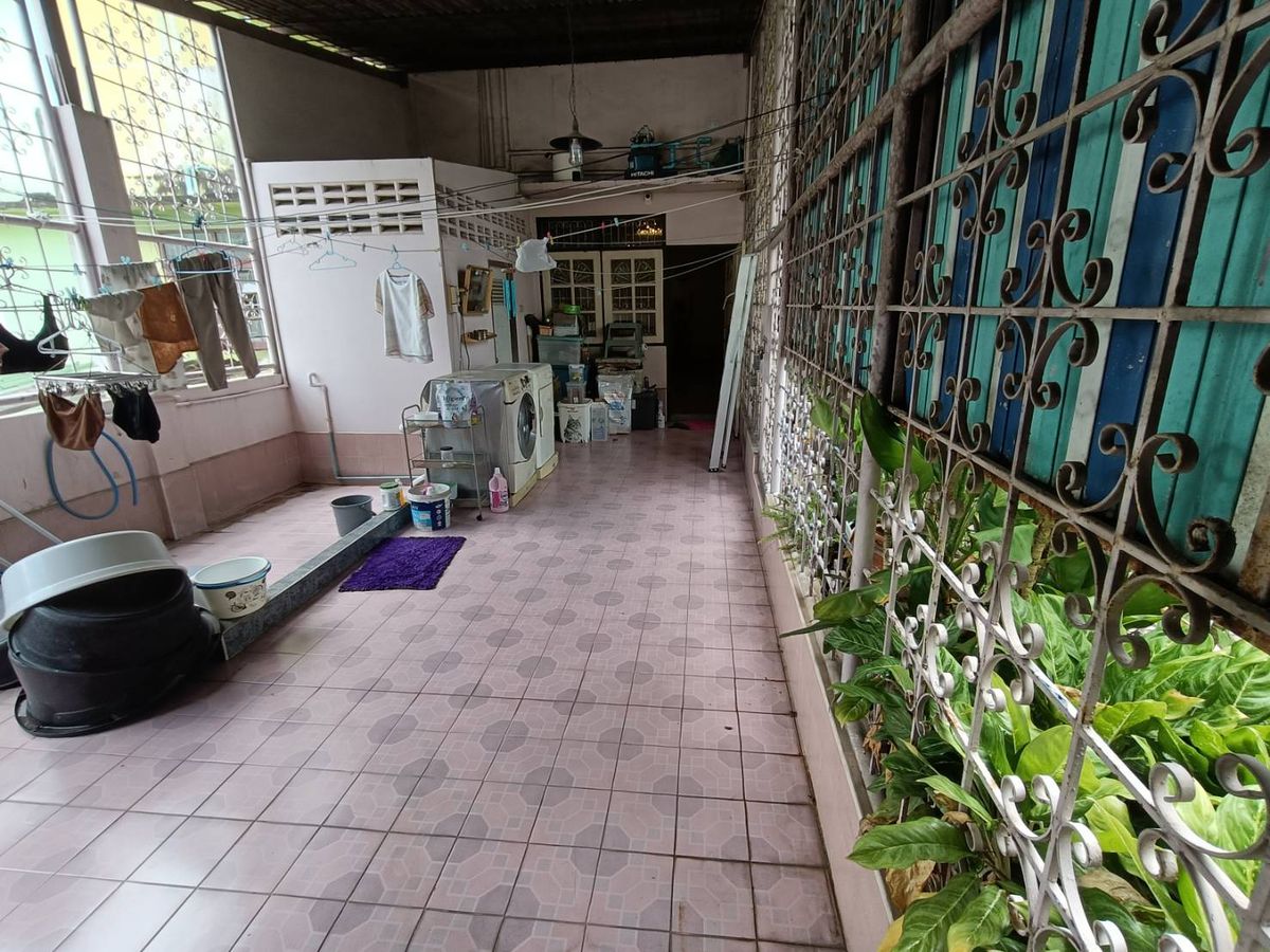 ขายทาวน์โฮมพระราม 2 บางขุนเทียน : อาคารพาณิชย์ 1 คูหา หมู่บ้านอมรชัย 4 พระราม 2 ซอย 77 สภาพใช้