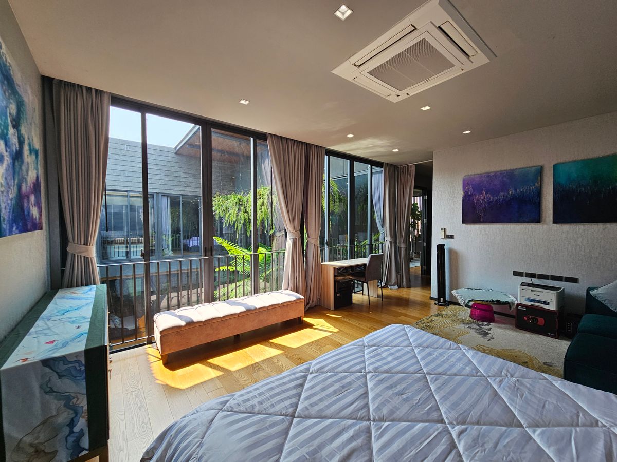 For SaleHouseBangna, Bearing, Lasalle : Ultra Luxury House for Sale - 1 of 6 Units in Thailand Near Mega Bangna, 3 -story house for sale north, Ultra Luxury, the only one near Mega Bangna.