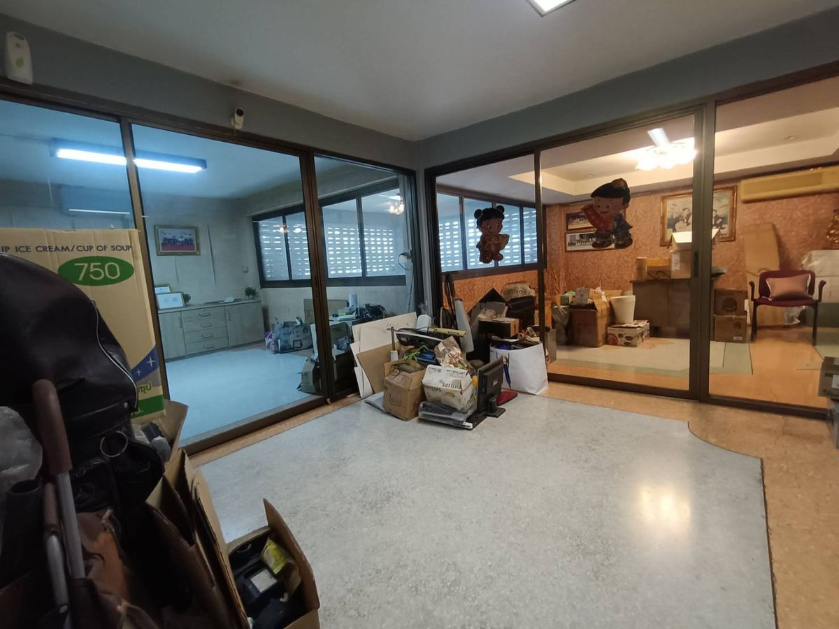 ขายทาวน์โฮมพระราม 2 บางขุนเทียน : อาคารพาณิชย์ 1 คูหา หมู่บ้านอมรชัย 4 พระราม 2 ซอย 77 สภาพใช้