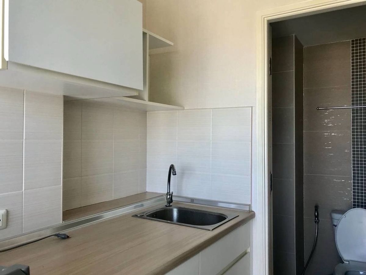 ขายคอนโดแจ้งวัฒนะ เมืองทอง : คอนโดติดถนนใหญ่ห้าแยกปากเกร็ดใกล้แหล่งรวมศูนย์อาหารแหล่งช้อปปิ้ง ใกล้รถไฟฟ้าเดินทางสะดวก 2 ห้องนอน 2 ห้องน้ำ