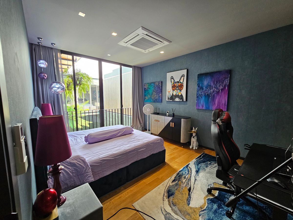 For SaleHouseBangna, Bearing, Lasalle : Ultra Luxury House for Sale - 1 of 6 Units in Thailand Near Mega Bangna, 3 -story house for sale north, Ultra Luxury, the only one near Mega Bangna.